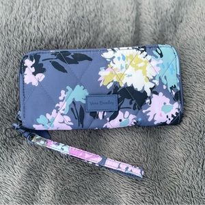 Vera Bradley Ultra Lightweight RFID Accordion Wallet
